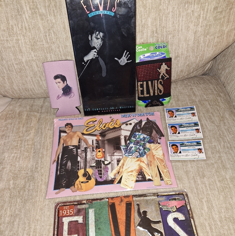 ELVIS PRESLEY SOUVENIRS & COLLECTIBLES. NEW